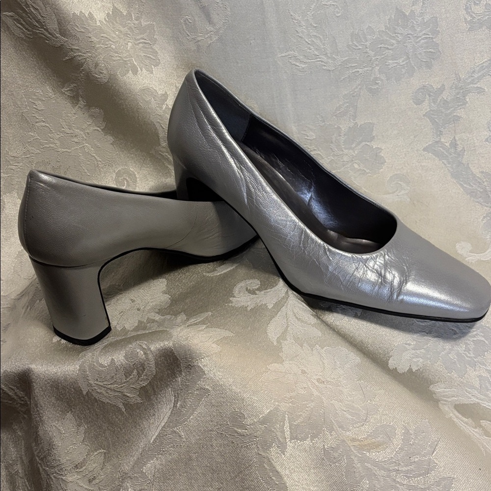 Elegant Silver Metallic Women's Heels size 8